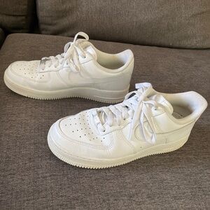 Nike Air Force 1- White size 7.5